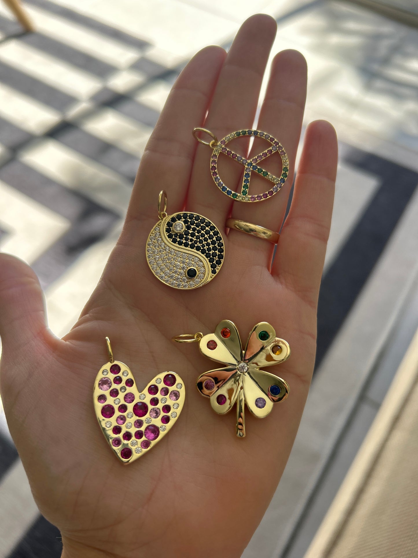 The big and clasic yin yang pendant