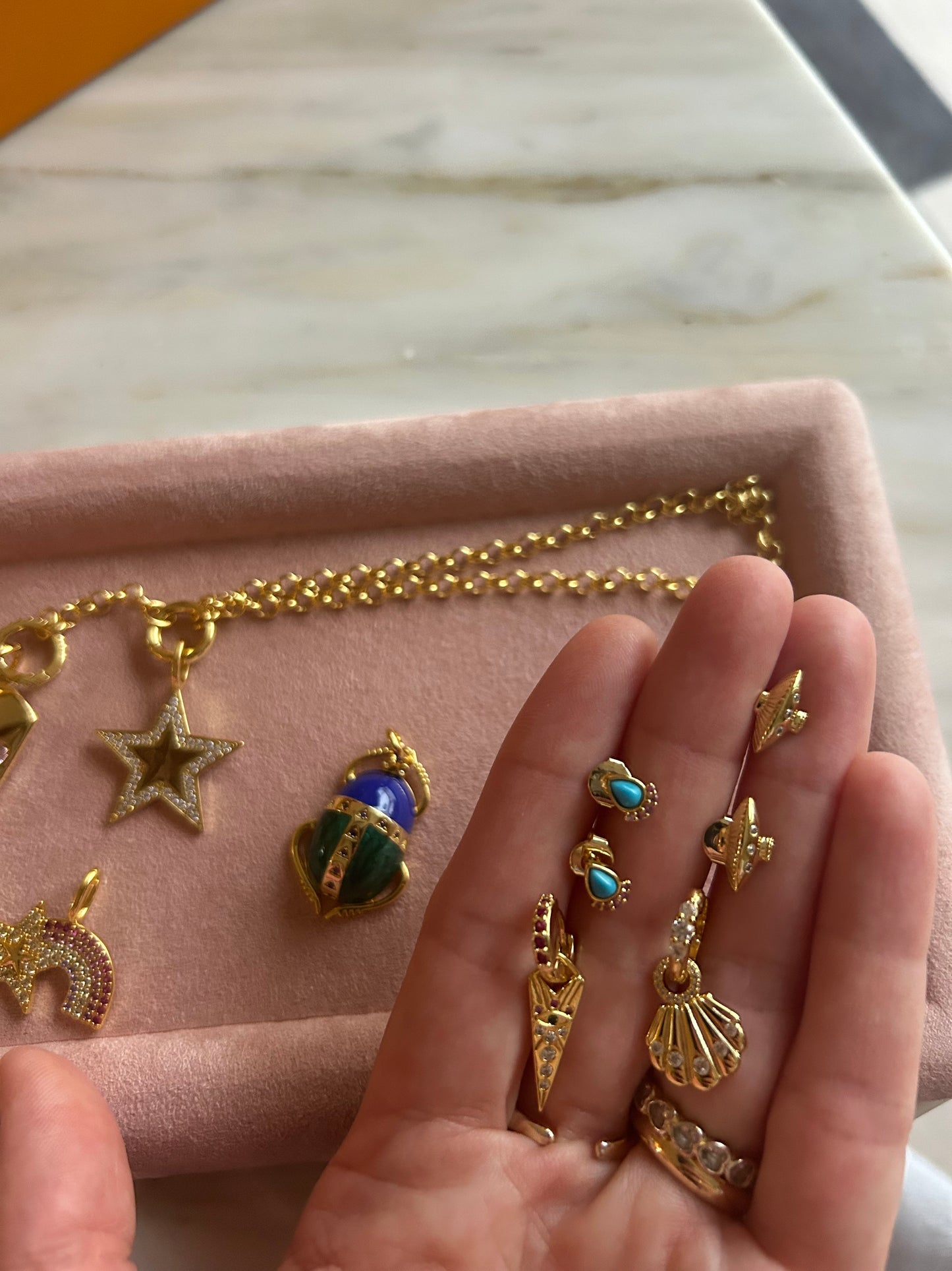 Flying saucer studs