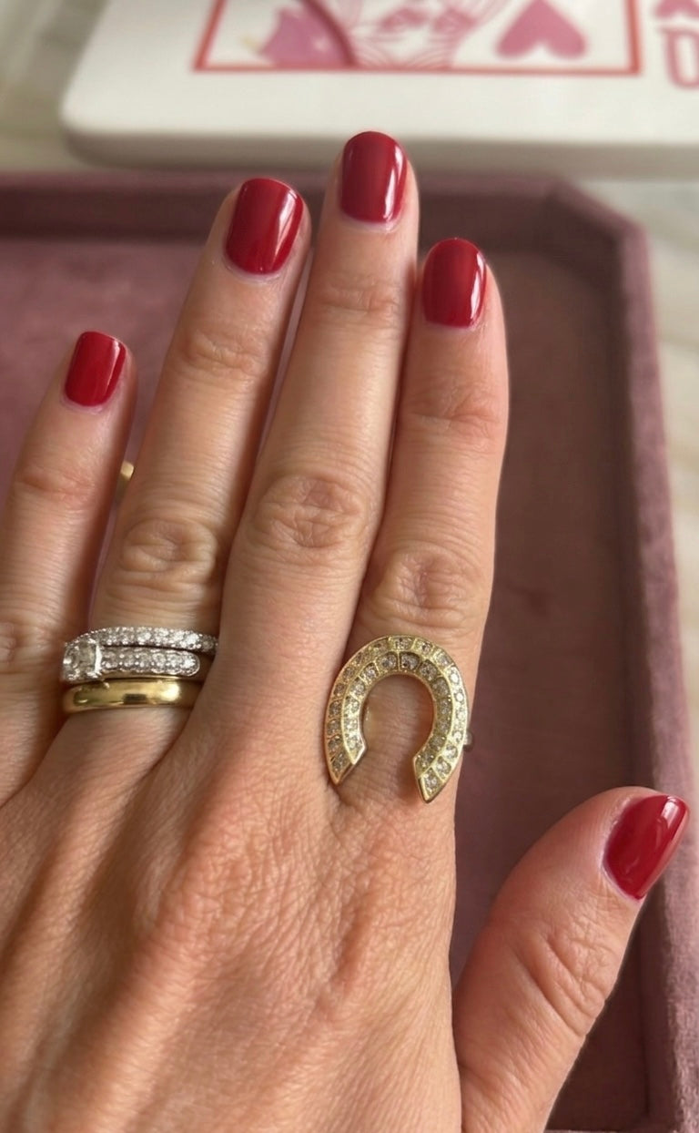Big horseshoe adjustable ring