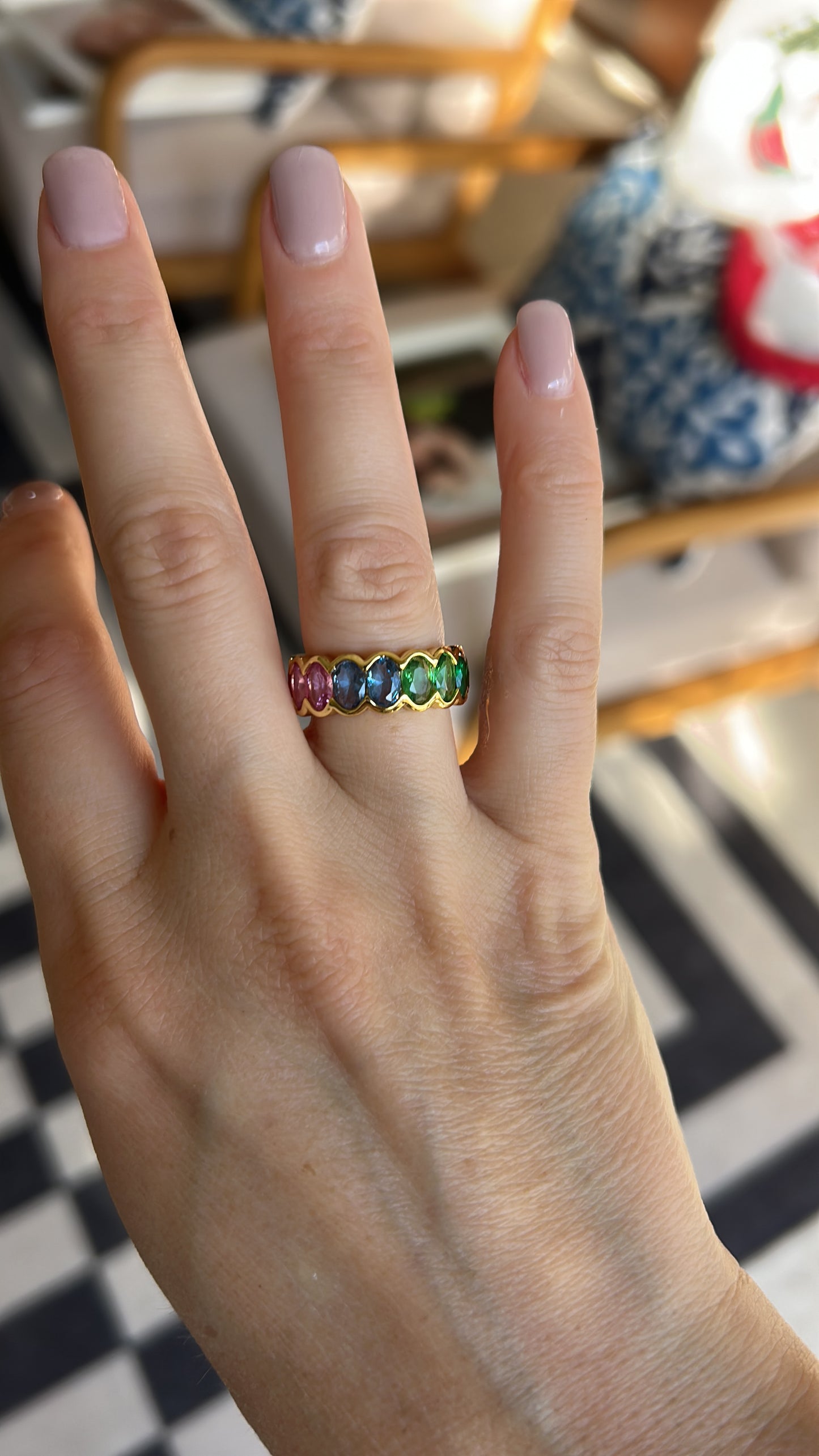 Multicolor oval ring